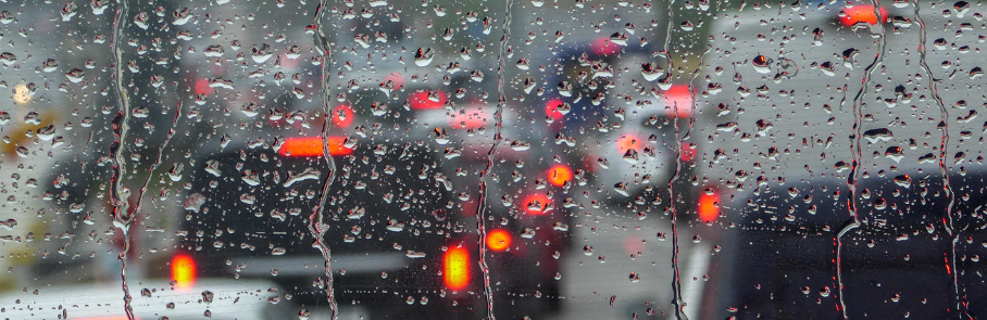 Regen Stau Straßensperre