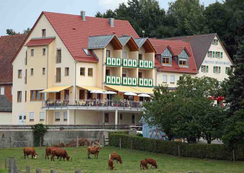 © Hotel Grüner Baum Wolkenlos_Franken2021_Außenansicht_Hotel Grüner Baum.jpg