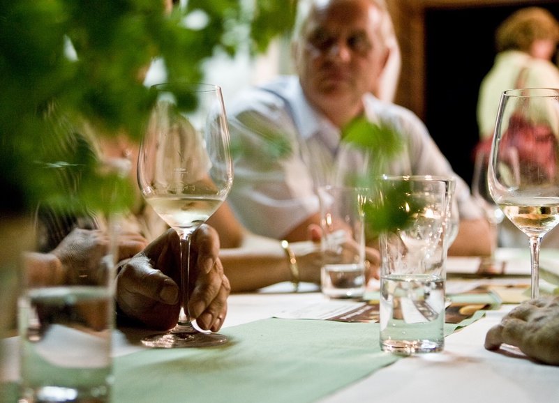 © Lichtenecker weintour opening.jpg